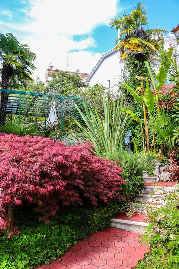 Sunny Garden Apartma *